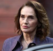 El a fost și va rămâne cel mai important și iubit bărbat din viața celebrei actrițe Nur Sürer, care joacă rolul Feride în noul serial "Fata de la fereastră"